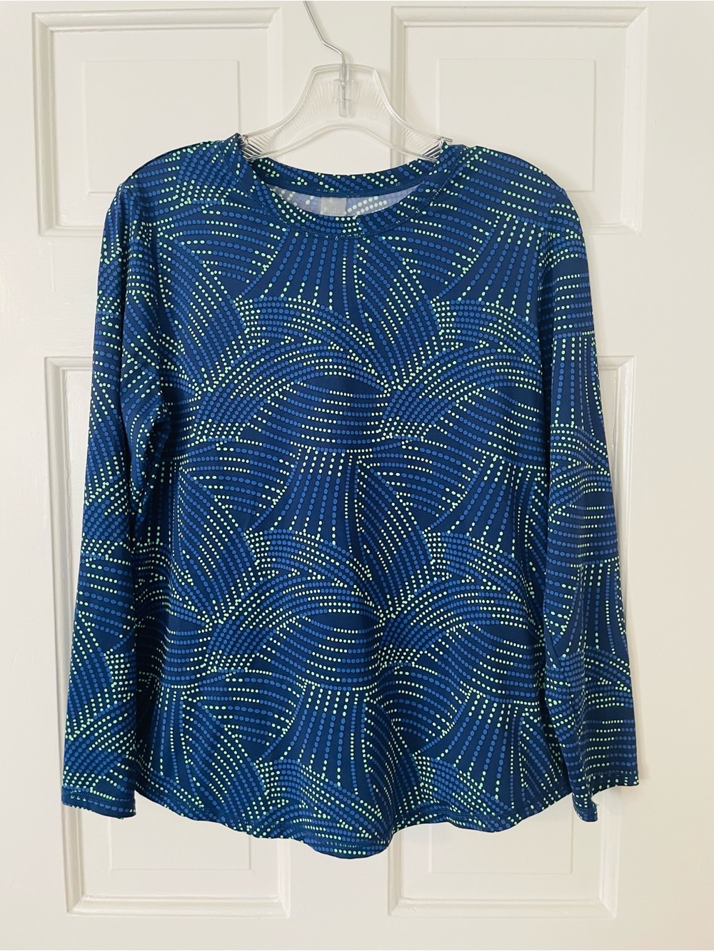 Zuda Rash Guard Top NWOT